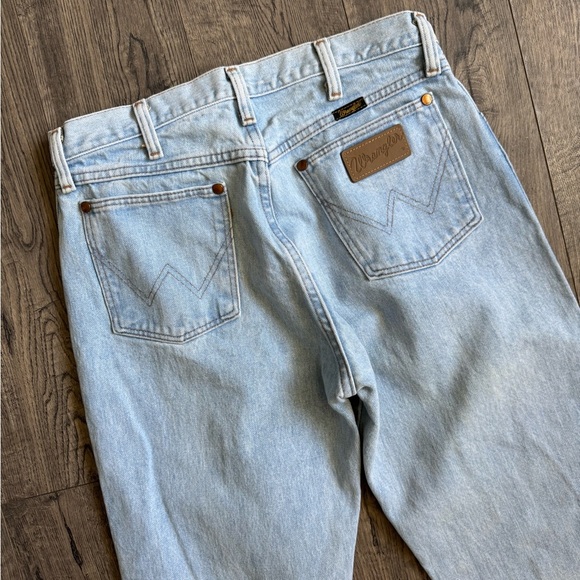 Vintage Wrangler 1980’s Light Wash Straight Leg Jeans- 31x36” - Picture 2 of 6